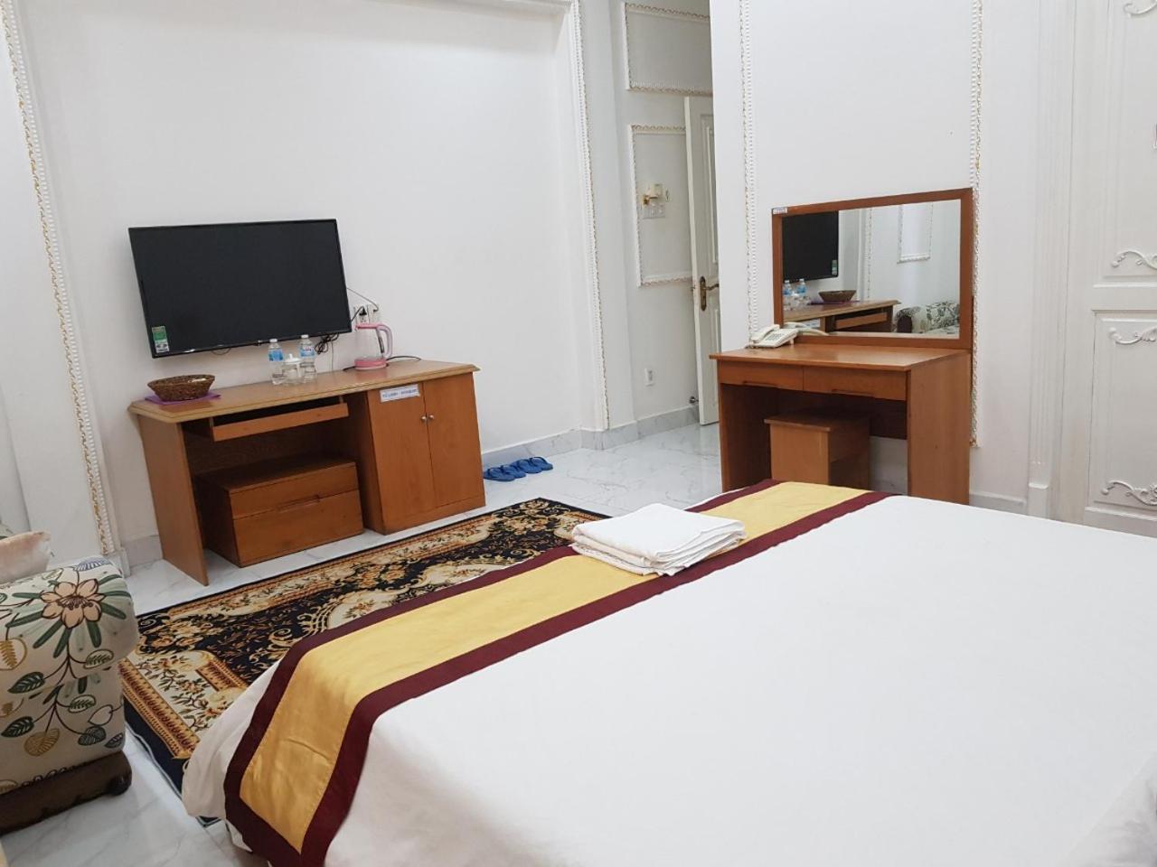 Kim Cuong - Hotel Near Tan Son Nhat Airport Ho Chi Minh City Bagian luar foto